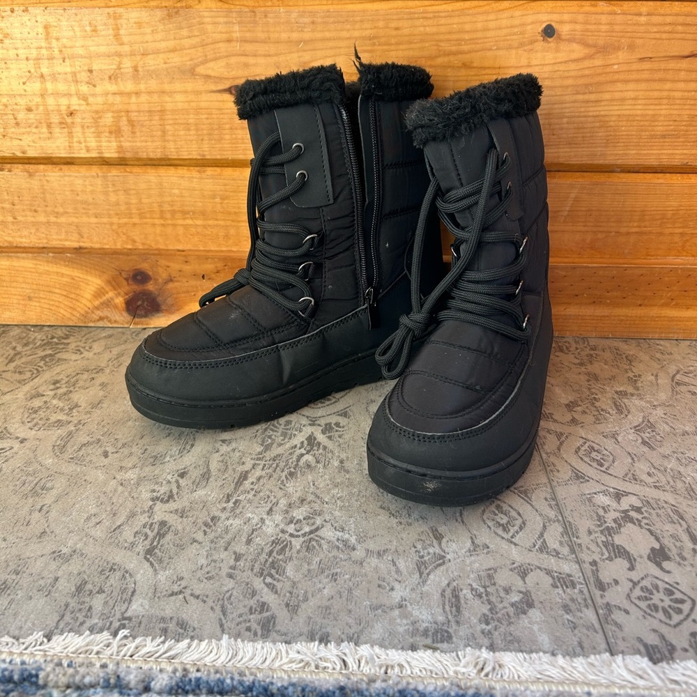 Streetwear Society Black Fur-Lined Boots